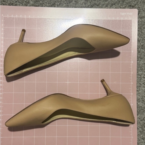 Sarah Flint Nude Kitten Heels - Picture 8 of 9